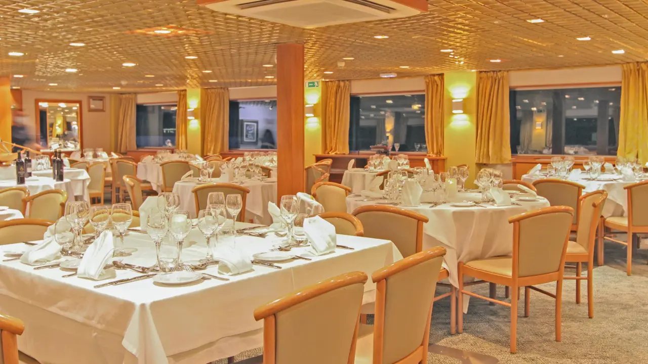 Croisi MS Vasco Gama restaurant