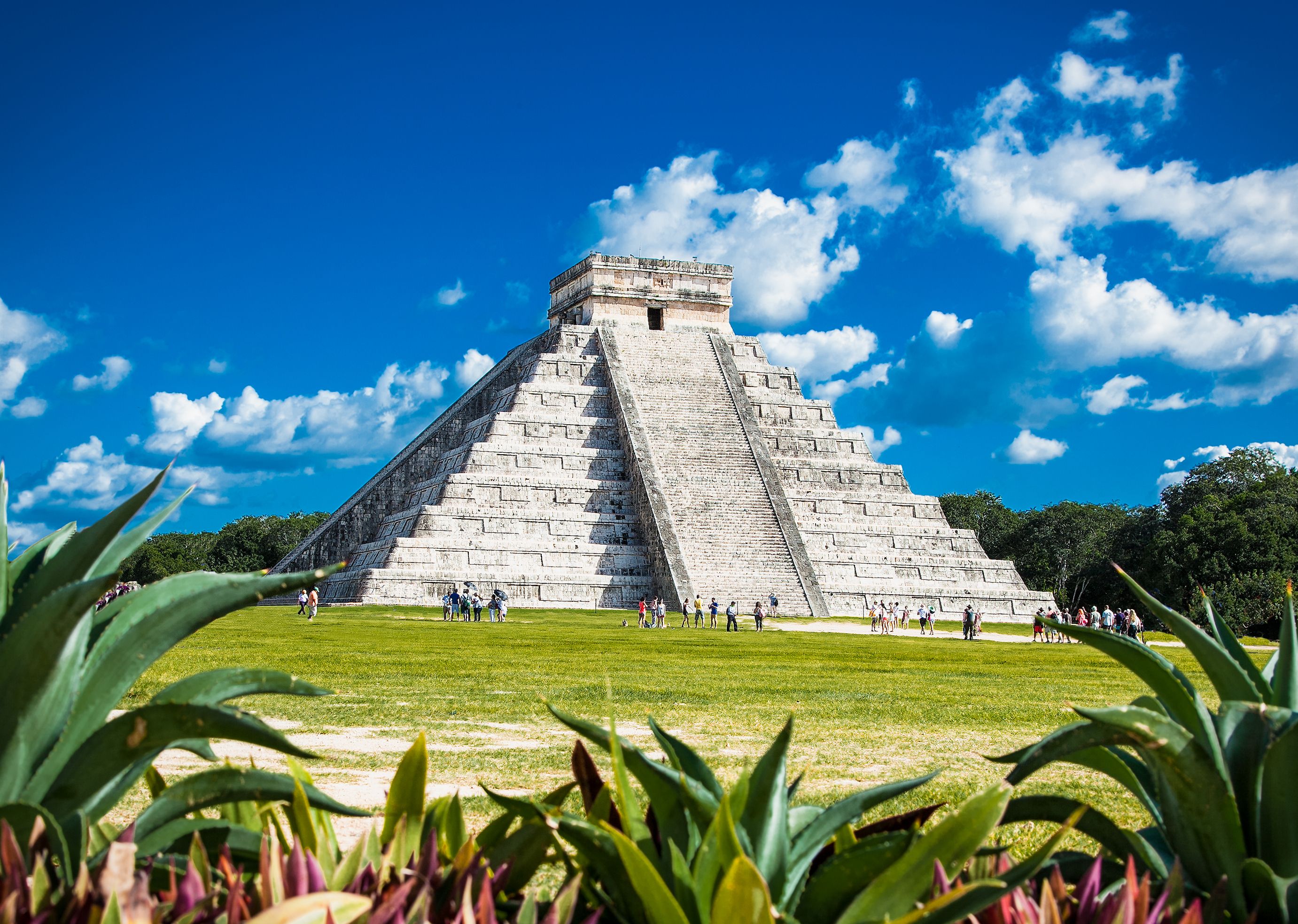 Chichen Itza in the day 