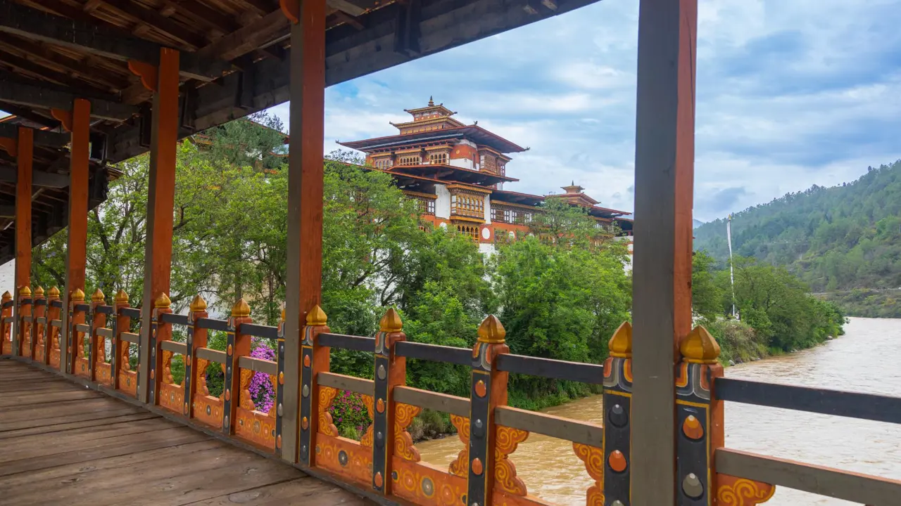 Punakha Dzong and Mo Chhu River, Punakha