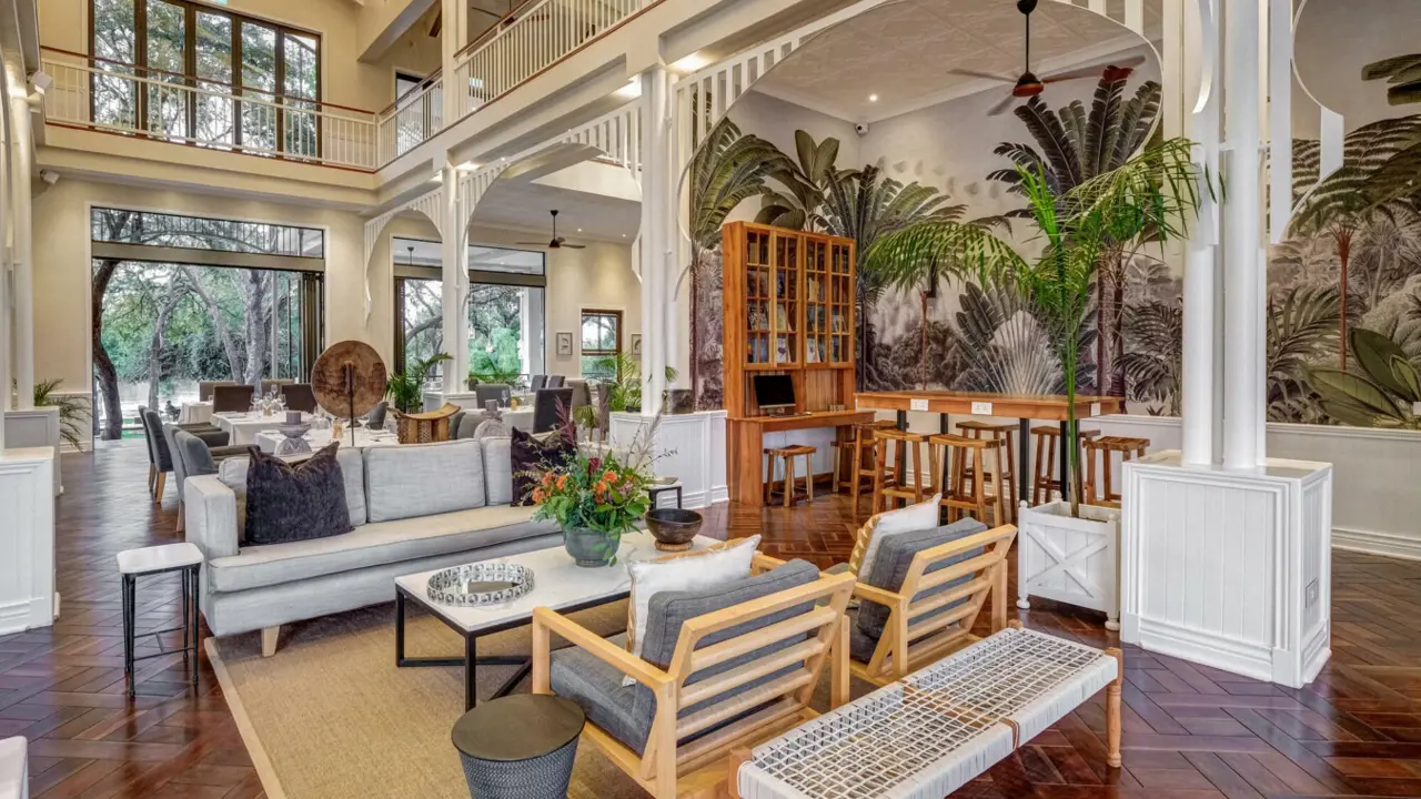 Palm River Hotel, lounge