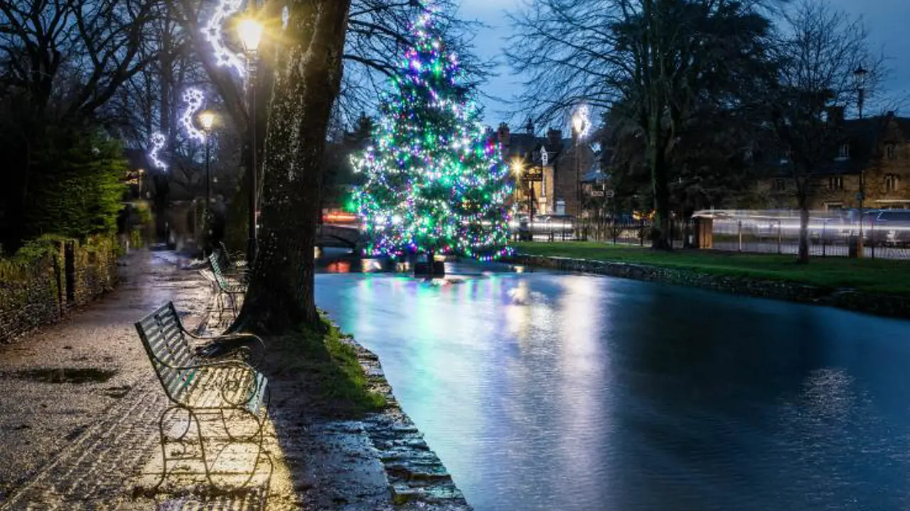 Bourton On The Water Winter