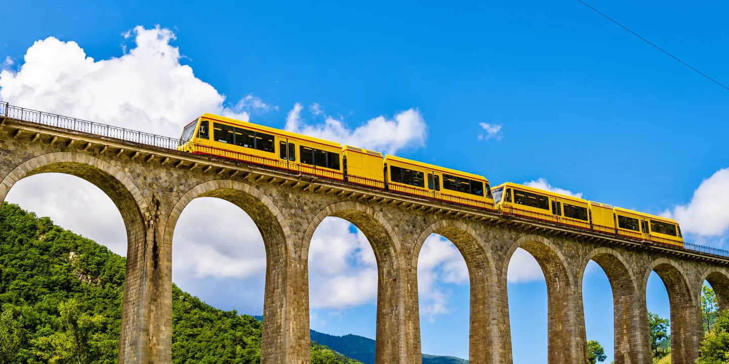 The Yellow Train, Sejourne Bridge