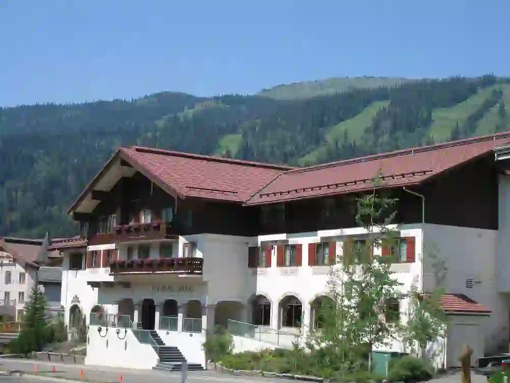 Sun Peaks Lodge, Sun Peaks, exterior