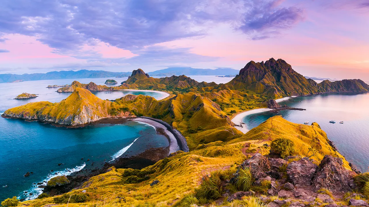 1920 Adobestock 208653771 Komodo Island, Labuan Bajo, Flores, Indonesia