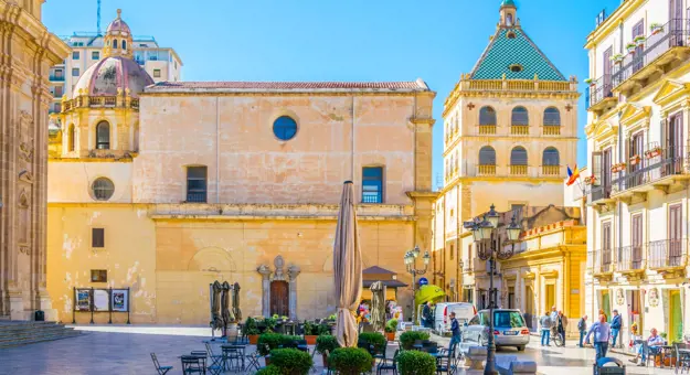 Piazza Loggia In Marsala with al fresco dining