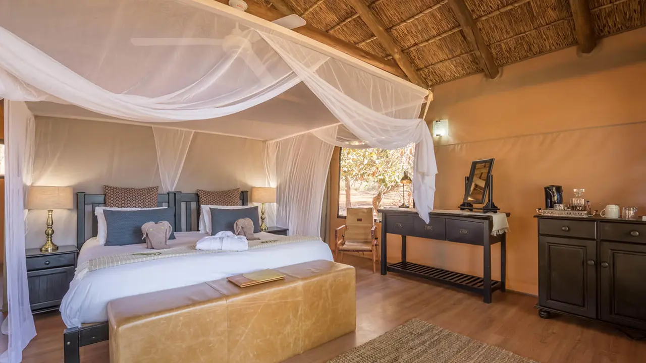 Chisomo Safari Lodge Double Bedroom