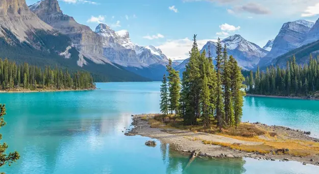 Sh 423137002 Spirit Island Maligne Lake Jasper National Park 2000X1200