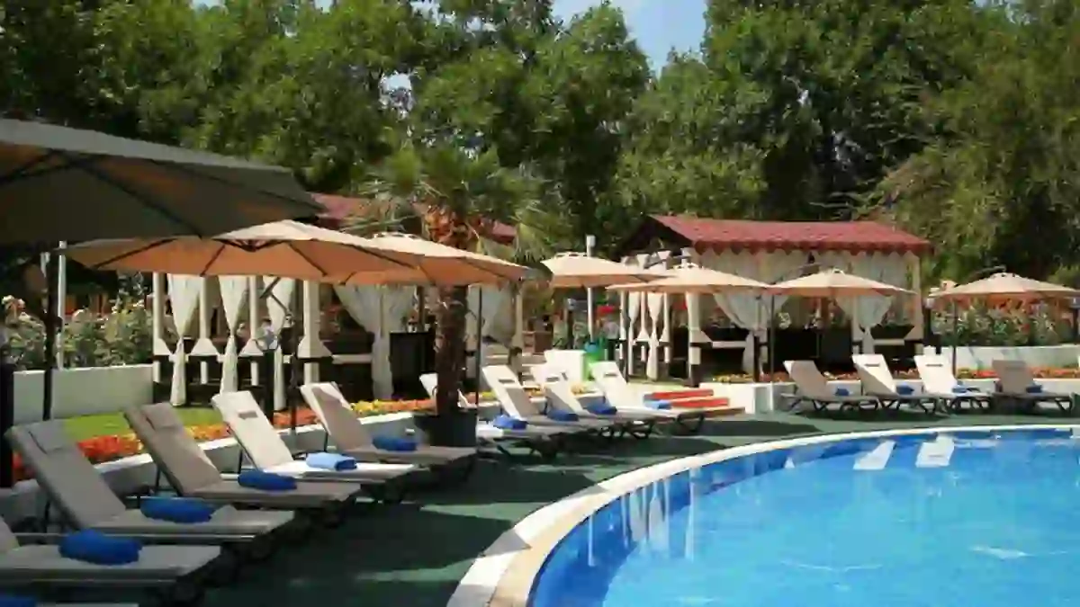 Wyndham Tashkent, Tashkent, outdoor pool