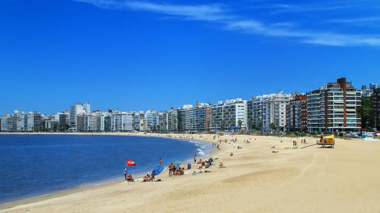 Pocitos Beach along the bank of the Rio de la Plata, Montevideo, Uruguay