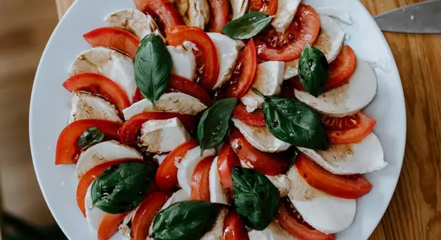 Close up of a caprese salad