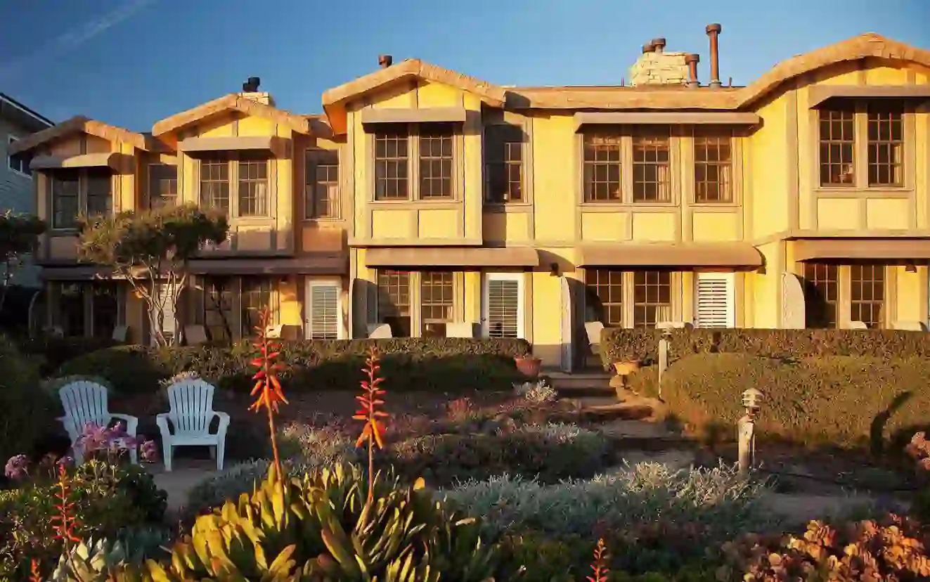 Spyglass Inn, Pismo Beach, exterior