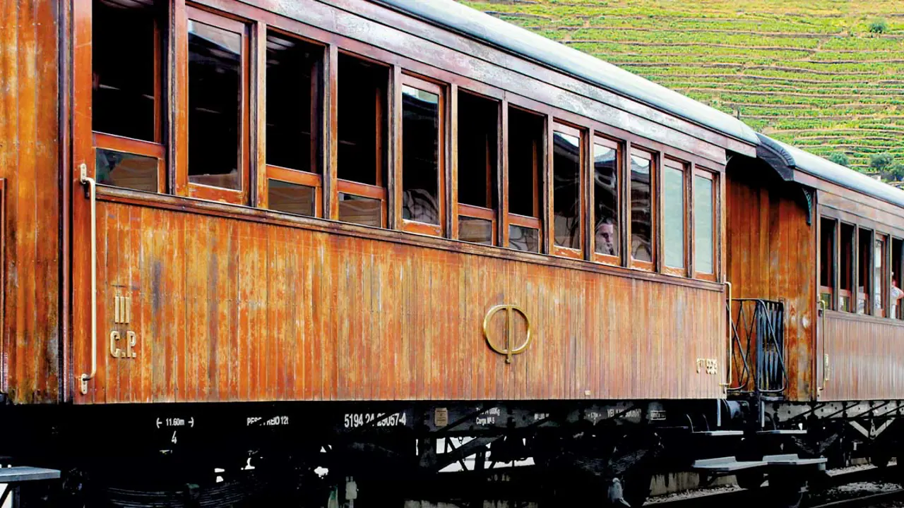 Douro Diesel Train