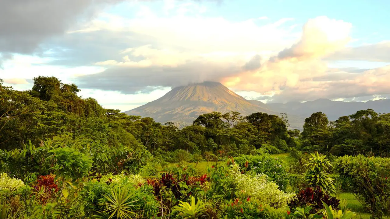 1920 Adobestock 414297441 Arenal Volcano. Costa Rica