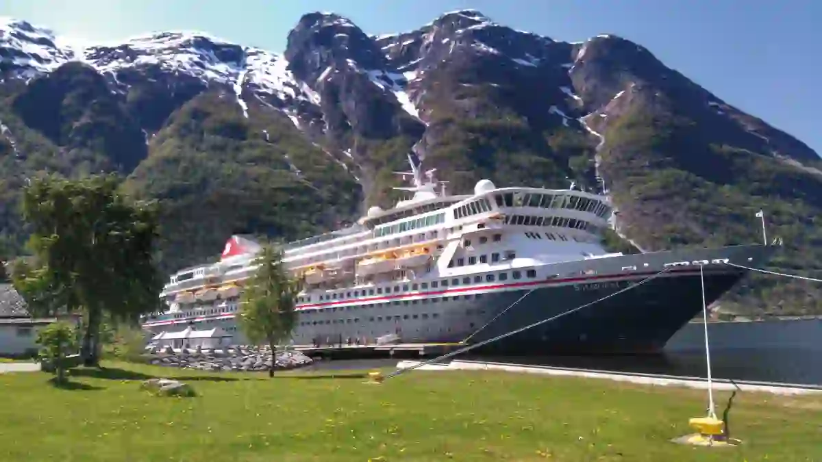 Balmoral in eid fjord