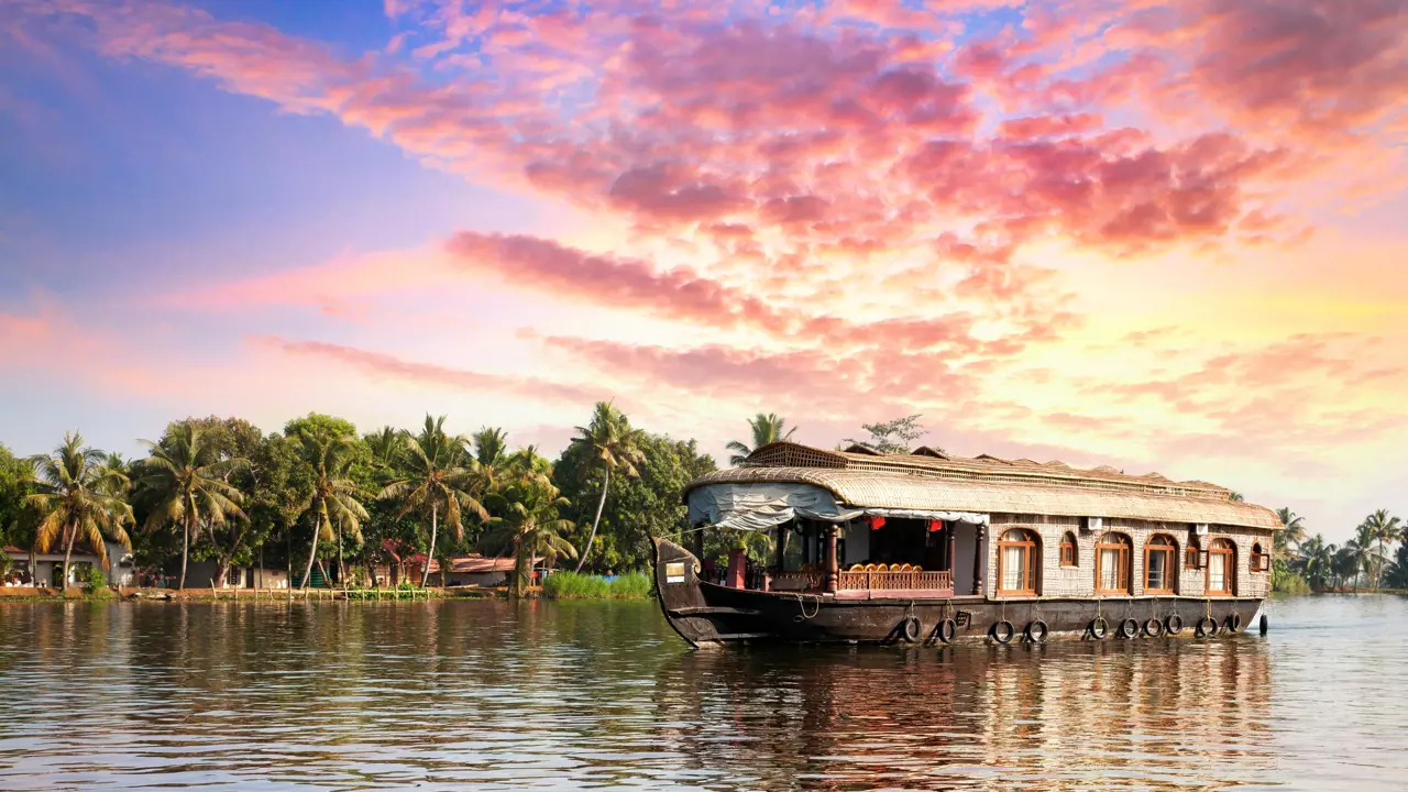  Keralan Houseboat, Kerala