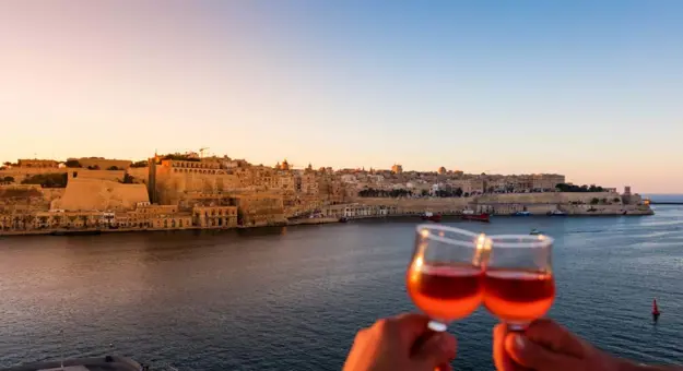 Cheers at sunset, Valletta